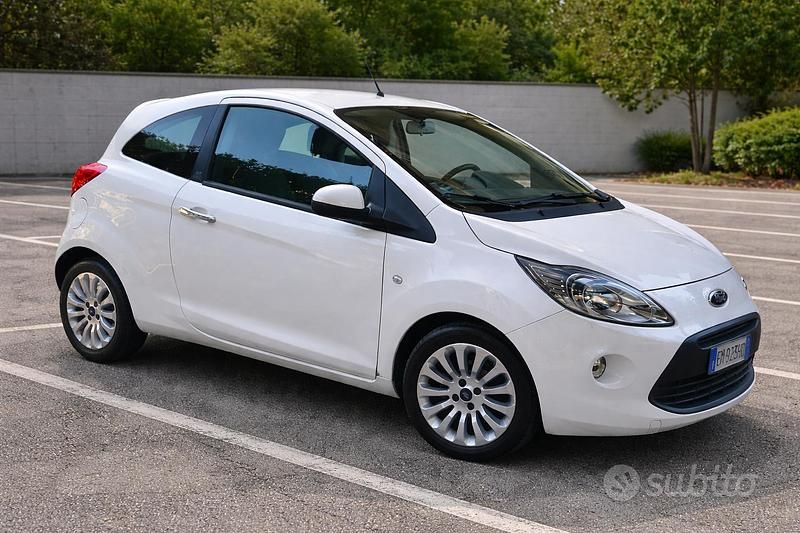 Usata Ford Ka Titanium 69 CV (50 kW) 2012 Bianco Utilitaria