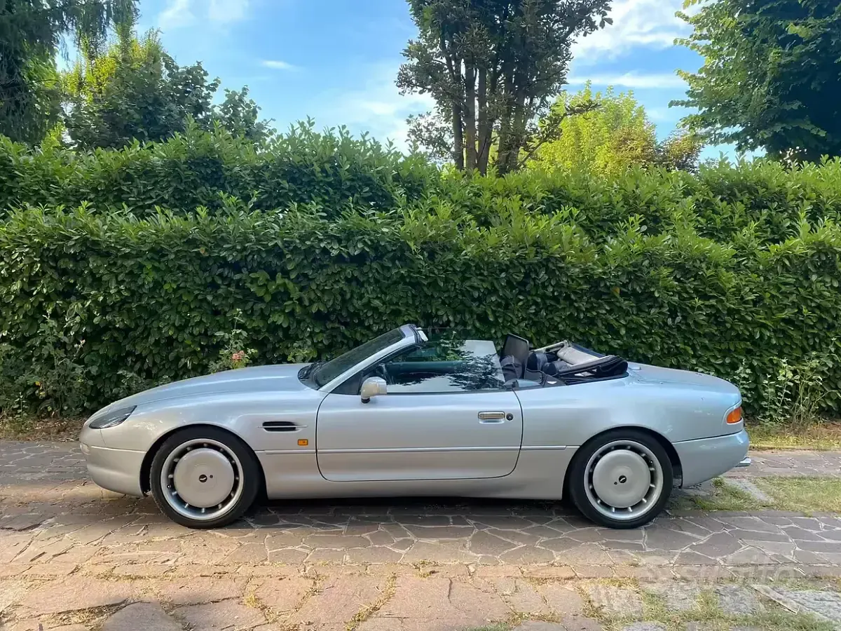 Usata Aston Martin DB7 332 CV (244 kW) 1998 Grigio Cabrio