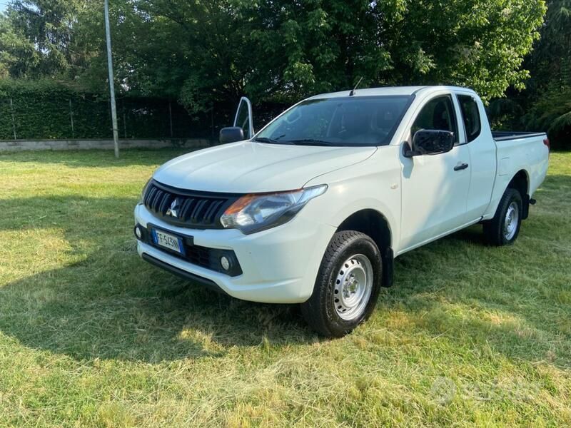 Usata Mitsubishi L200 Invite 154 CV (113 kW) 2016 Bianco Pick-up