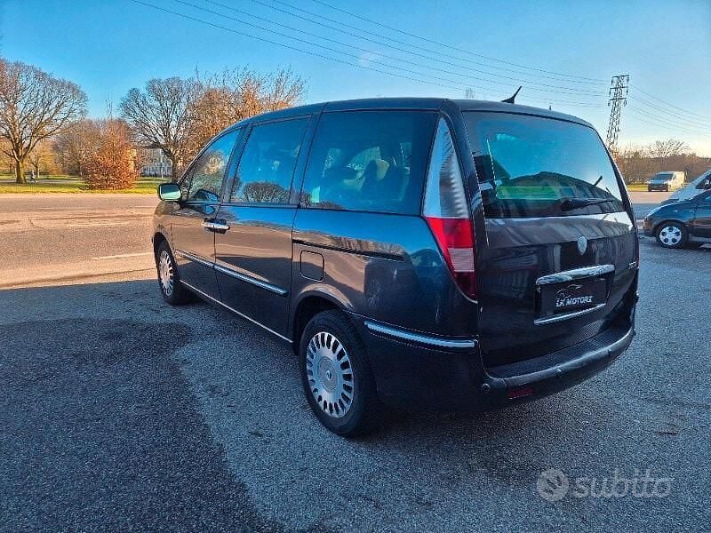 Usata Lancia Phedra 170 CV (125 kW) 2008 Blu Monovolume