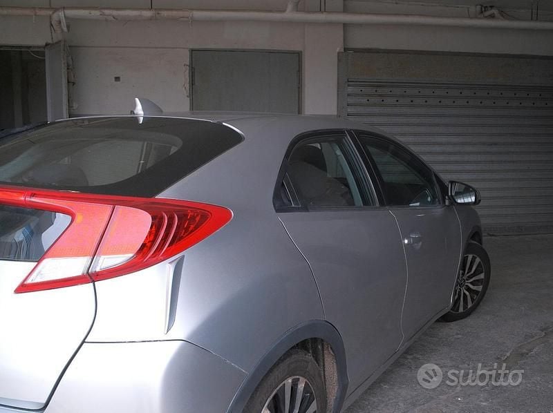 Grigio Usata 2013 Honda Civic Comfort Tre volumi | 6500 € (Super prezzo) - Immagine 1/4