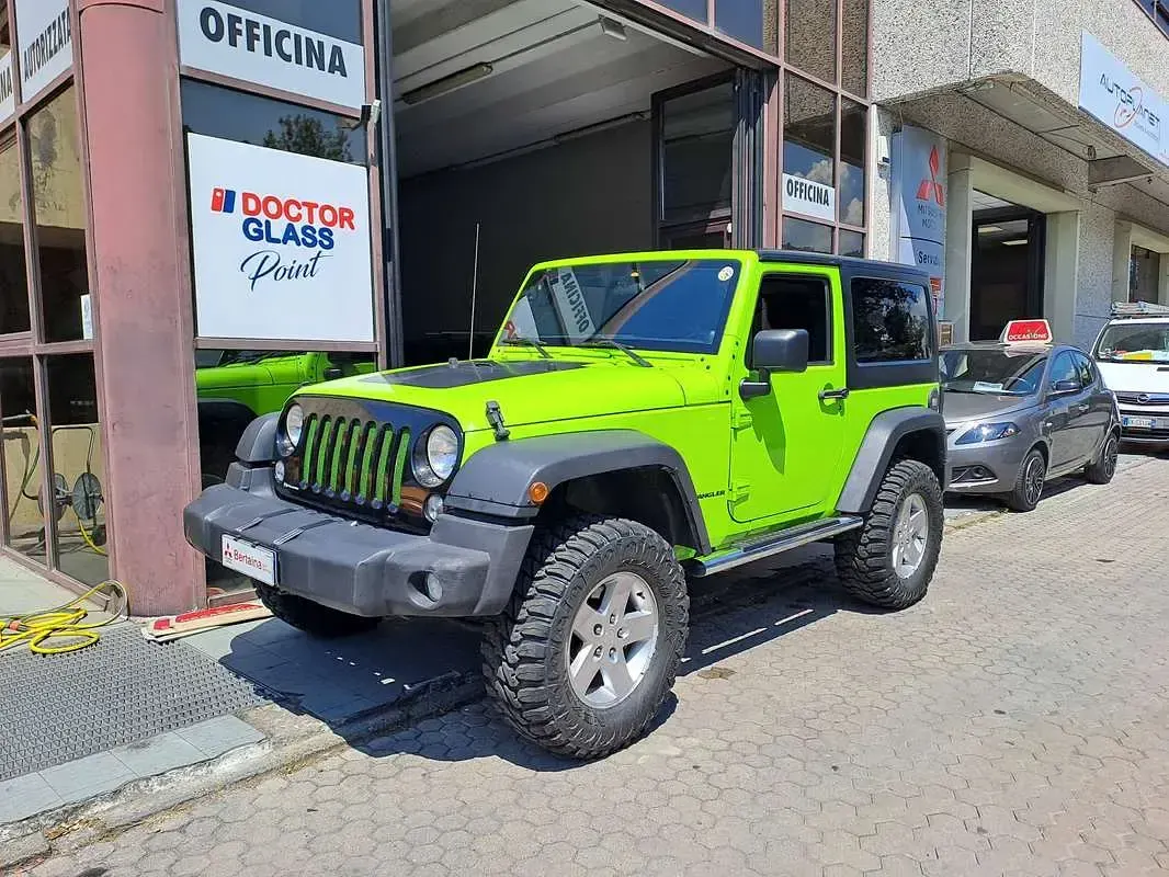 Usata Jeep Wrangler Sahara 200 CV (147 kW) 2012 Verde SUV