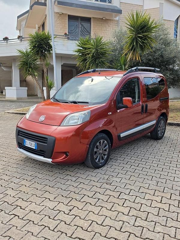 Usata Fiat Qubo Trekking 95 CV (69 kW) 2011 Rosso Monovolume