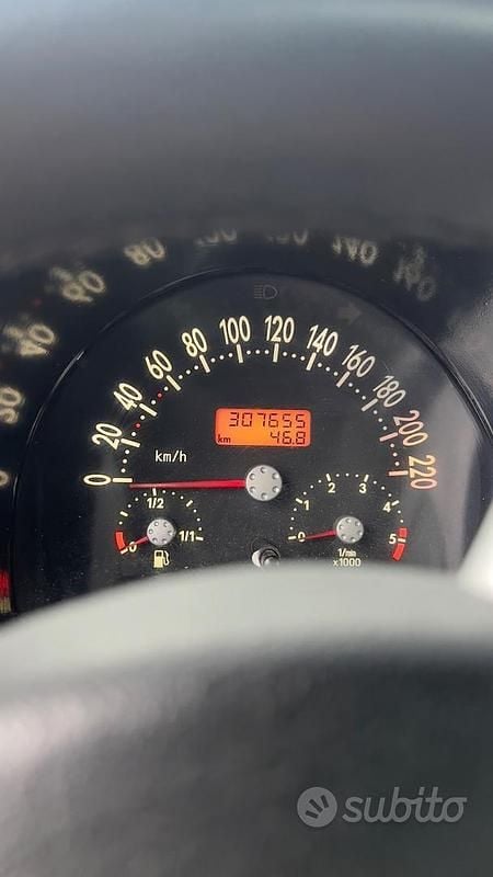 Usata VW New Beetle 101 CV (74 kW) 2002 Nero Utilitaria
