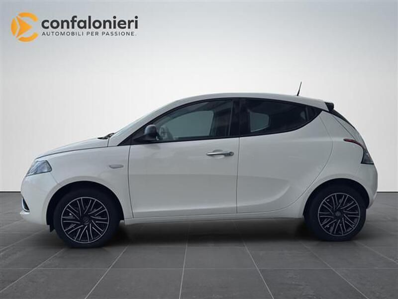 Usata Lancia Ypsilon Silver 70 CV (51 kW) 2023 Bianco Utilitaria