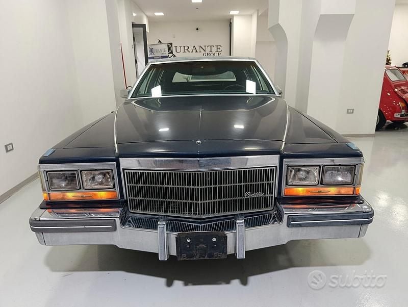 Usata Cadillac Fleetwood Brougham 126 CV (92 kW) 1981 Blu Berlina