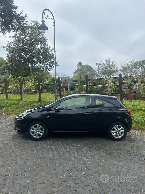 Usata Opel Corsa 90 CV (66 kW) 2015 Nero Utilitaria