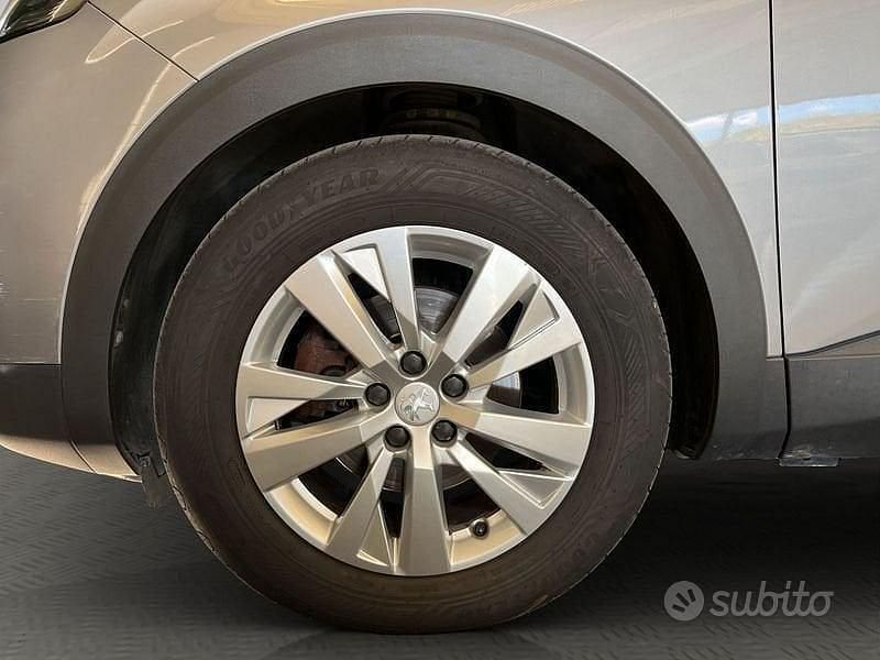 Usata Peugeot 5008 Business-Line 131 CV (96 kW) 2021 Grigio SUV