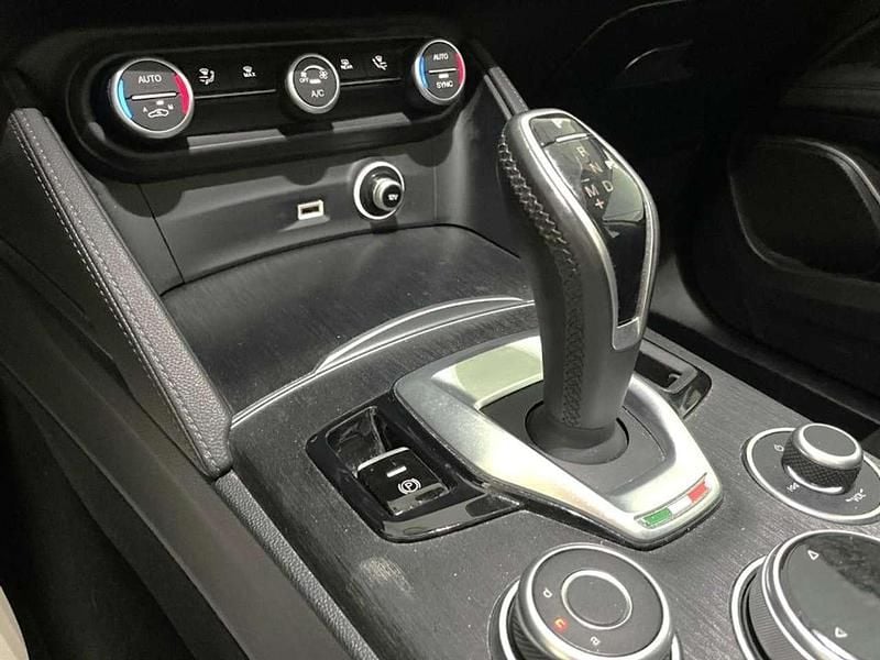 Usata Alfa Romeo Stelvio Super 160 CV (117 kW) 2020 Bianco SUV