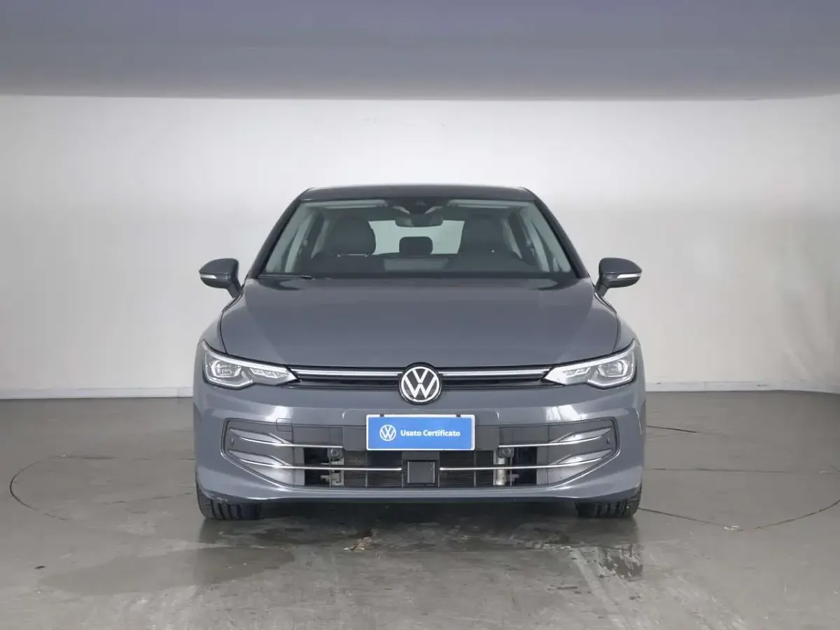 Usata VW Golf VIII Style 150 CV (110 kW) 2025 Dolphin grey metallizzato Berlina