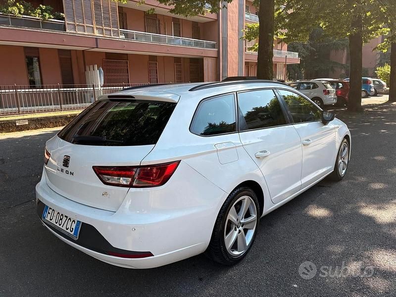 Usata Seat Leon ST Business 150 CV (110 kW) 2017 Bianco Station wagon