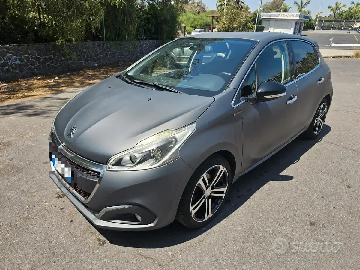 Usata Peugeot 208 Active 120 CV (88 kW) 2016 Grigio Utilitaria