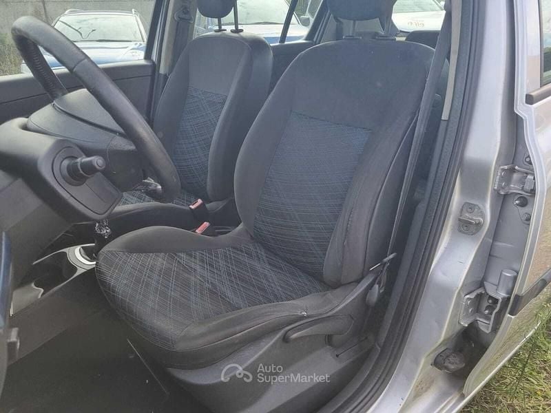 Usata Renault Clio II 75 CV (55 kW) 2008 Berlina