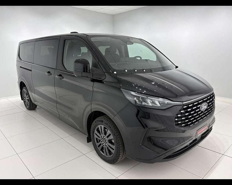 Usata Ford Tourneo Custom Titanium 150 CV (110 kW) 2024 Agate black Furgone
