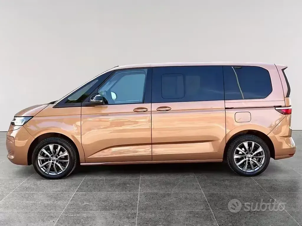 Usata VW Multivan Life 150 CV (110 kW) 2023 Marrone Monovolume