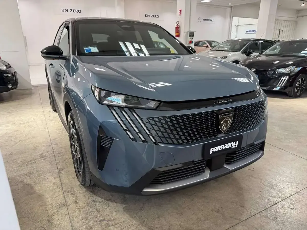 Usata Peugeot 3008 GTi 136 CV (100 kW) 2025 Blu/azzurro SUV