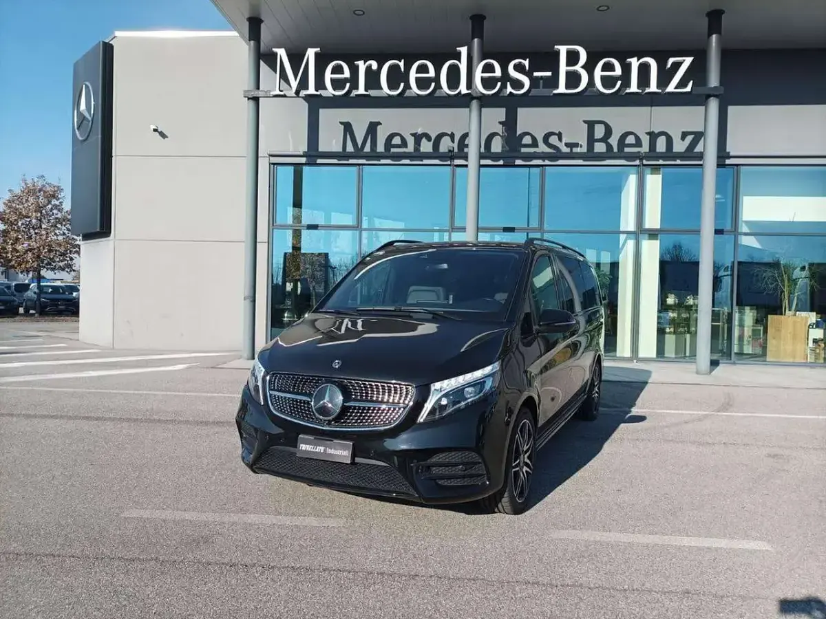 Usata Mercedes V300 239 CV (175 kW) 2020 Nero ossidania Monovolume