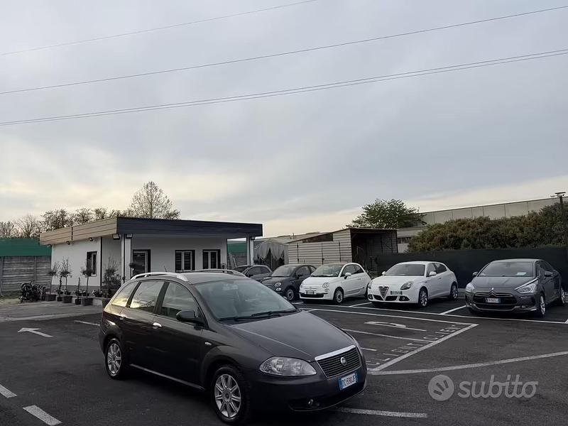Occasion Fiat Croma Emotion 120 ch (88 kW) 2006 Noir Break