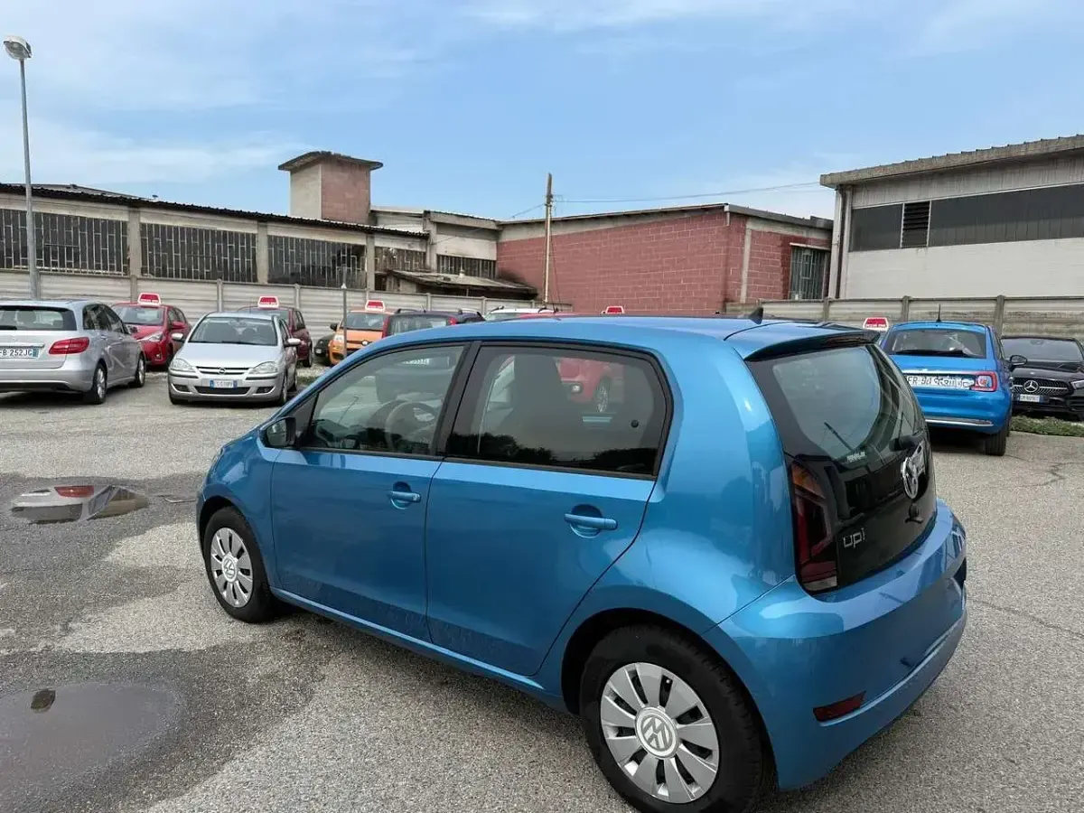 Usata VW up! Move 60 CV (44 kW) 2018 Blu/azzurro Utilitaria