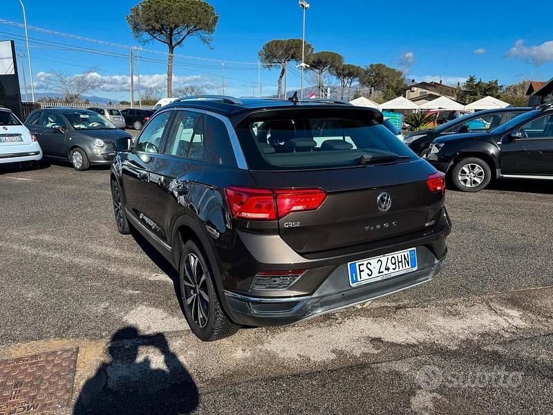 Usata VW T-Roc Style 150 CV (110 kW) 2018 Grigio SUV