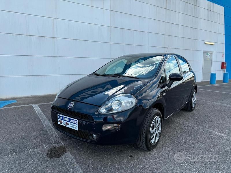 Blu Usata 2014 Fiat Punto Lounge Tre volumi | 2400 € (Ottimo prezzo) - Immagine 1/4