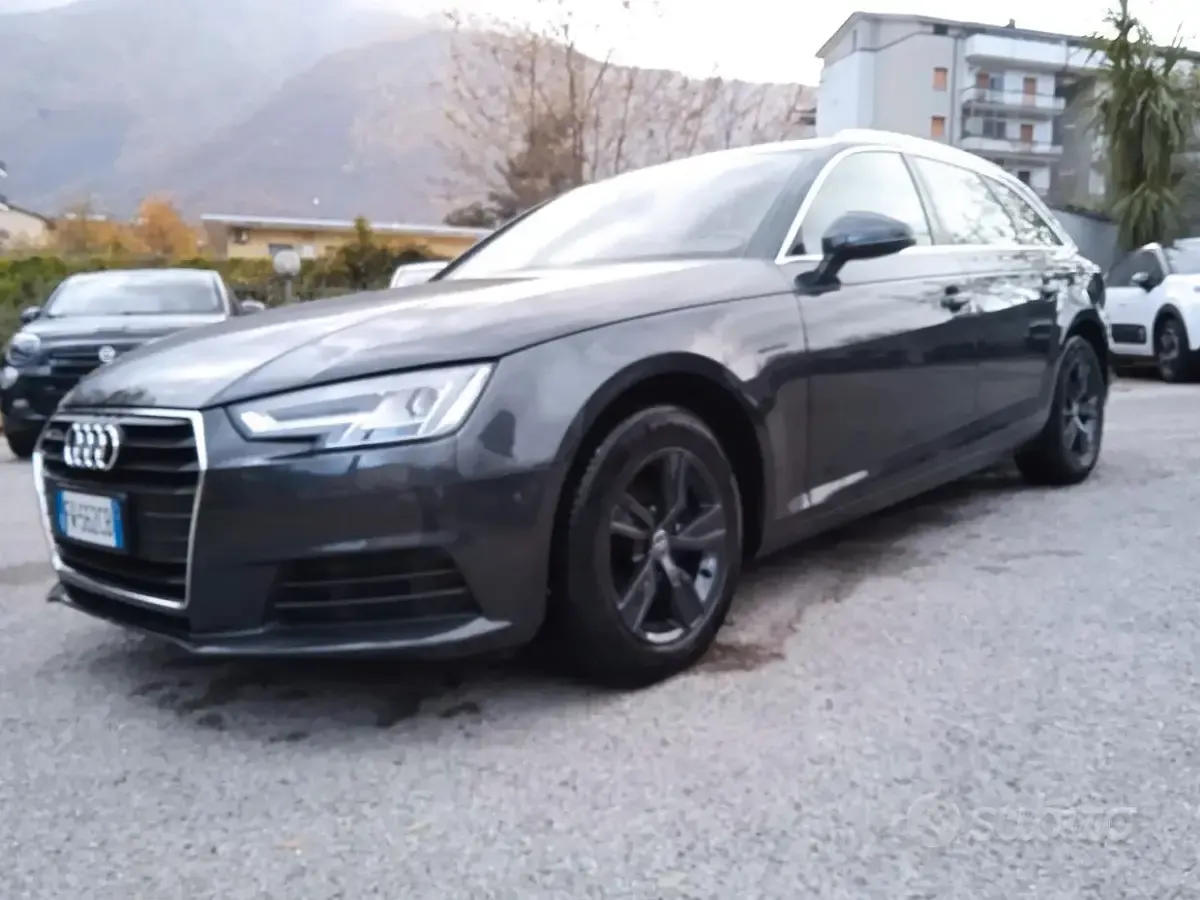 Usado Audi A4 Design 122 CV (89 kW) 2019 Gris Familiar