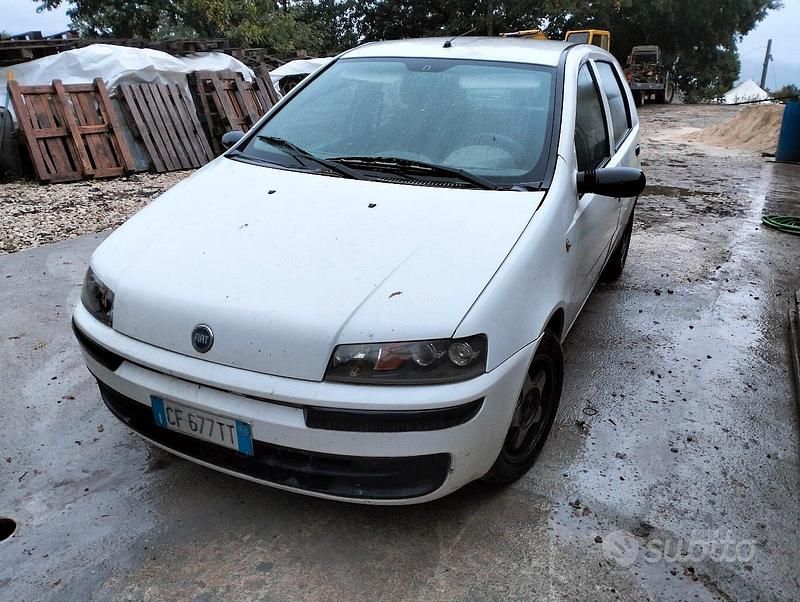 Usata 2003 Fiat Punto Due volumi | 800 € (Ottimo prezzo) - Immagine 1/4