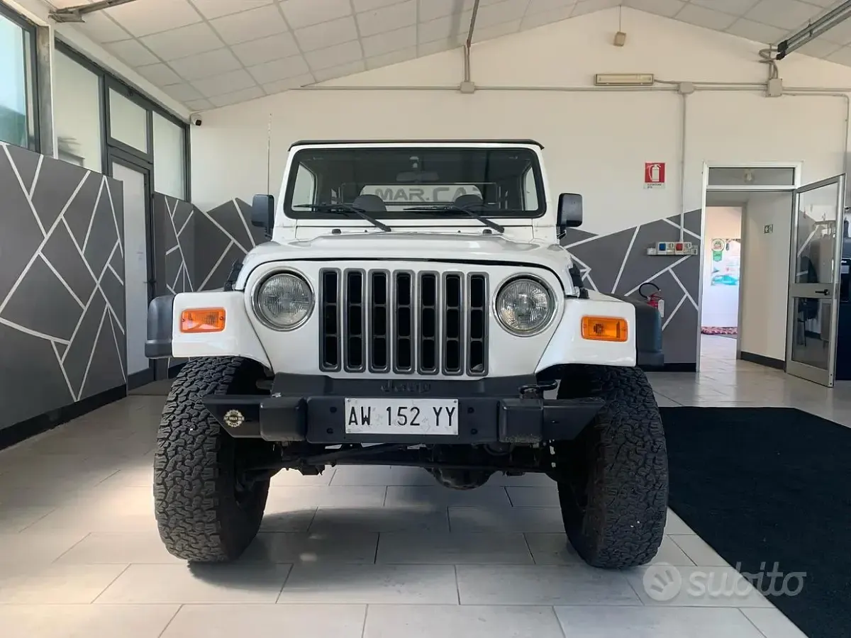 Usata Jeep Wrangler Sport 177 CV (130 kW) 1998 Bianco SUV
