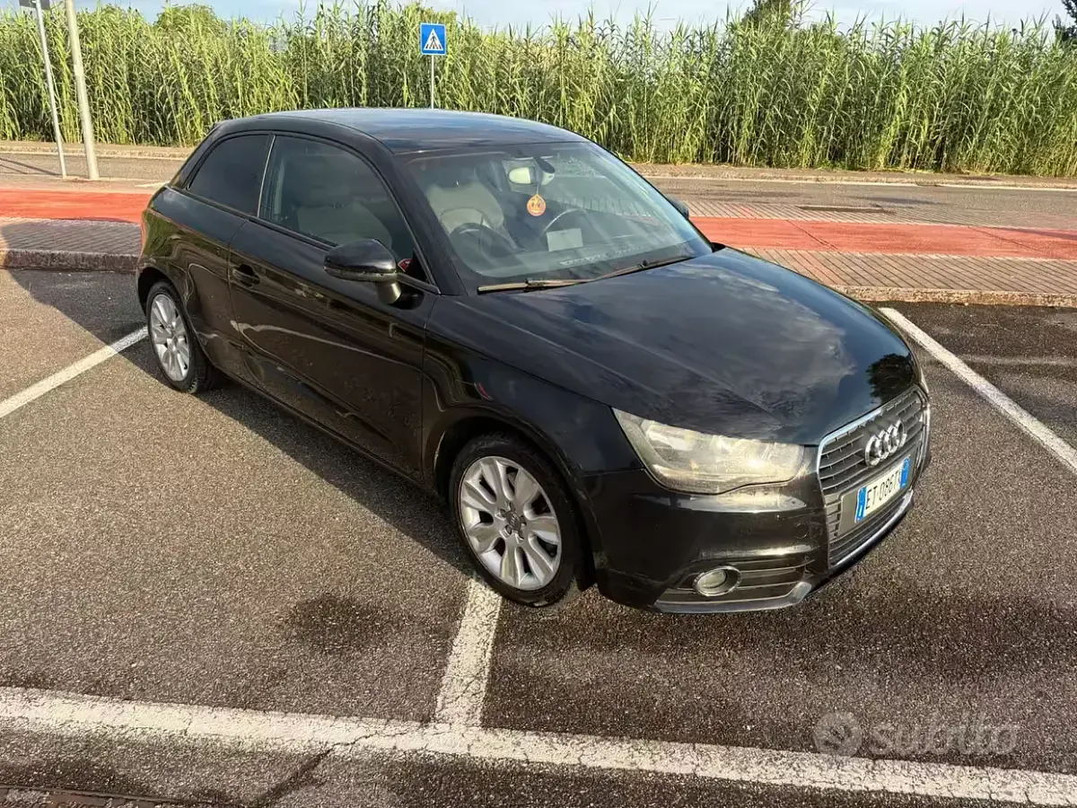 Usata Audi A1 105 CV (77 kW) 2014 Nero Utilitaria