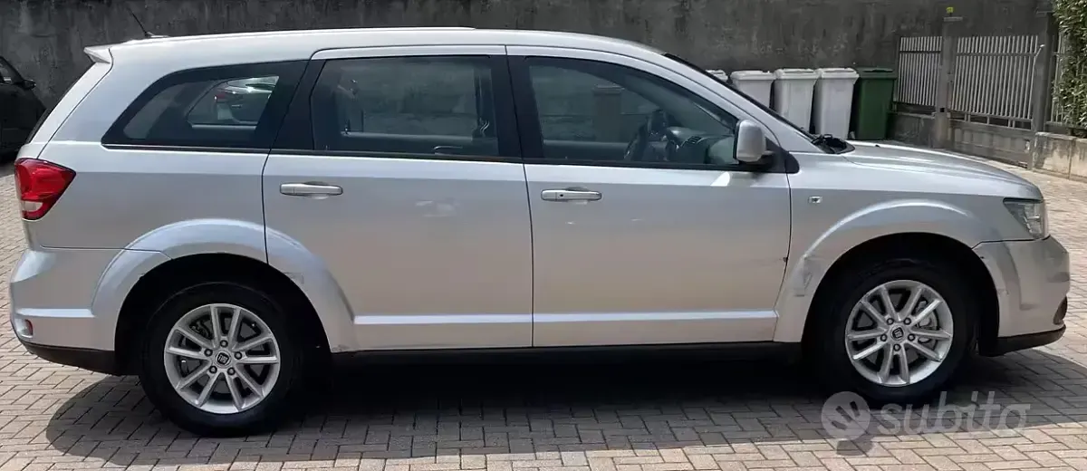 Usata Fiat Freemont 140 CV (102 kW) 2013 Grigio SUV