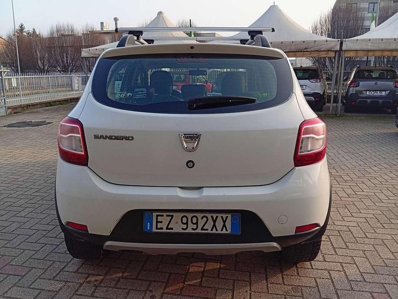 Usata Dacia Sandero Prestige 90 CV (66 kW) 2015 Bianco Berlina