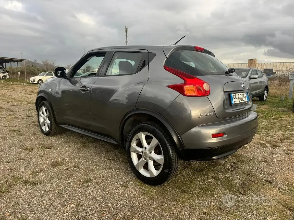 Usata Nissan Juke 110 CV (80 kW) 2010 Grigio SUV