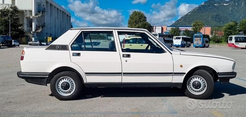 Usata Alfa Romeo Giulietta 109 CV (80 kW) 1982 Berlina