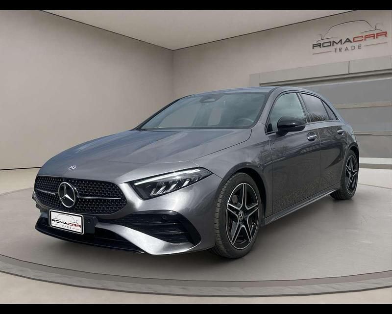 Usata Mercedes A180 AMG line 116 CV (85 kW) 2024 Grigio met Berlina
