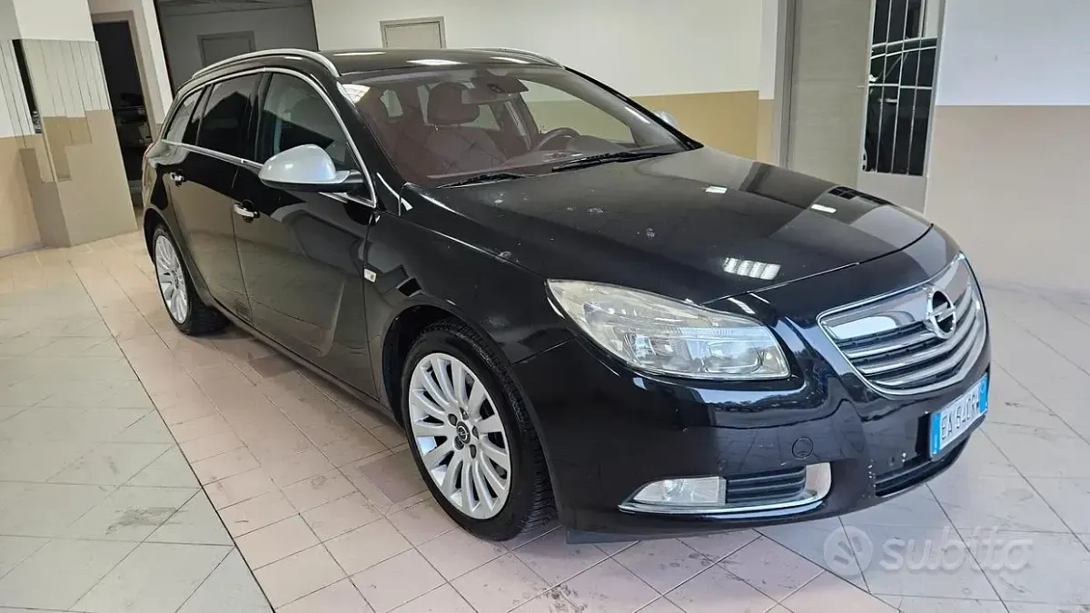 Usata Opel Insignia Cosmo 160 CV (117 kW) 2010 Nero Station wagon