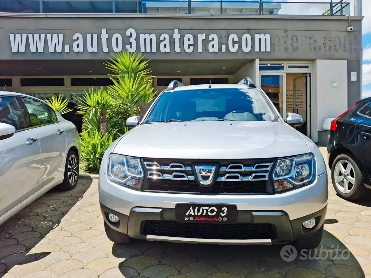 Usata Dacia Duster Lauréate 109 CV (80 kW) 2014 Grigio SUV