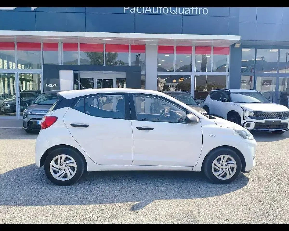 Usata Hyundai i10 Advanced 65 CV (47 kW) 2021 Bianco Utilitaria