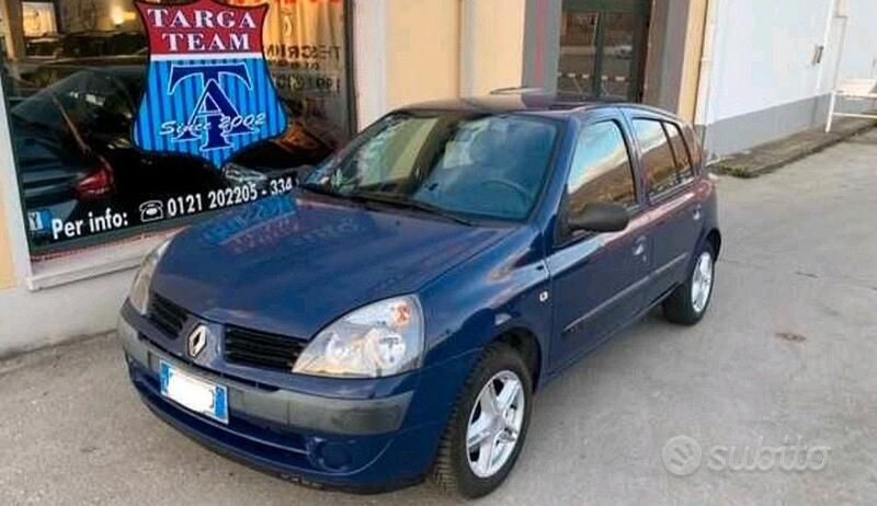 Usata Renault Clio II 98 CV (72 kW) 2005 Blu/azzurro Utilitaria