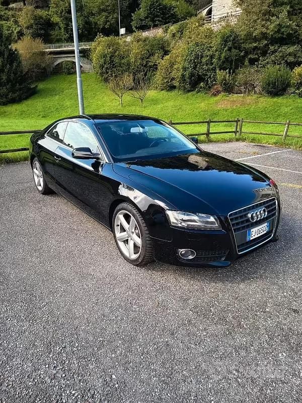Begagnad Audi A5 170 HK (125 kW) 2011 Svart Sportkupé