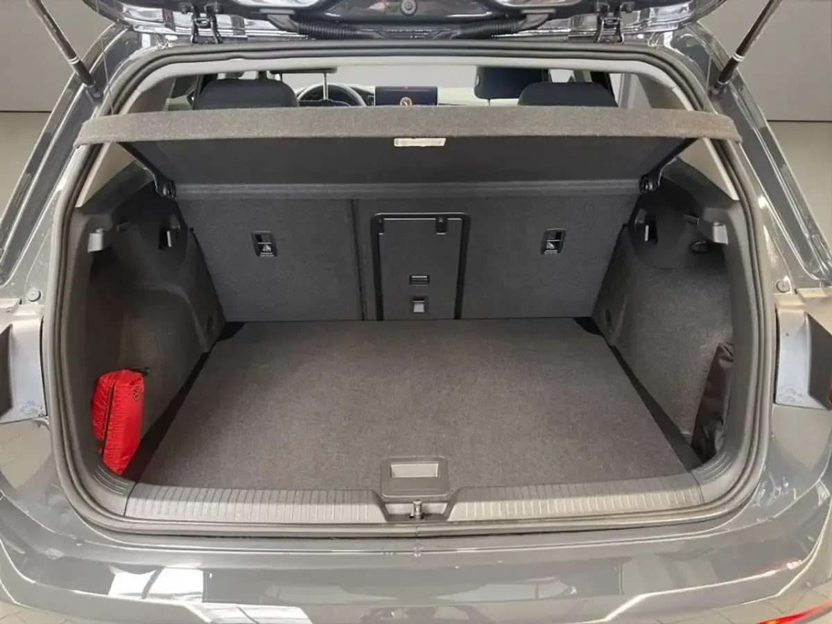 Usata VW Golf VIII Goal 116 CV (85 kW) 2025 Grigio scuro Berlina