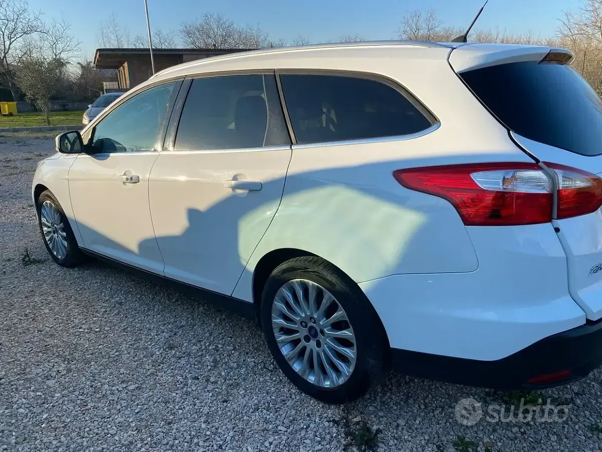 Usata Ford Focus Titanium 120 CV (88 kW) 2013 Bianco Station wagon