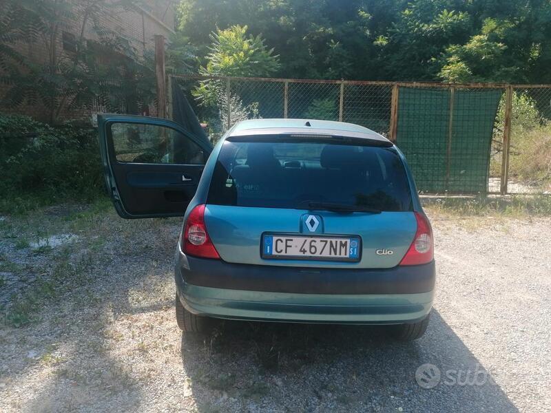 Usato 2003 Renault Clio II Diesel 85 CV (2.000 €)