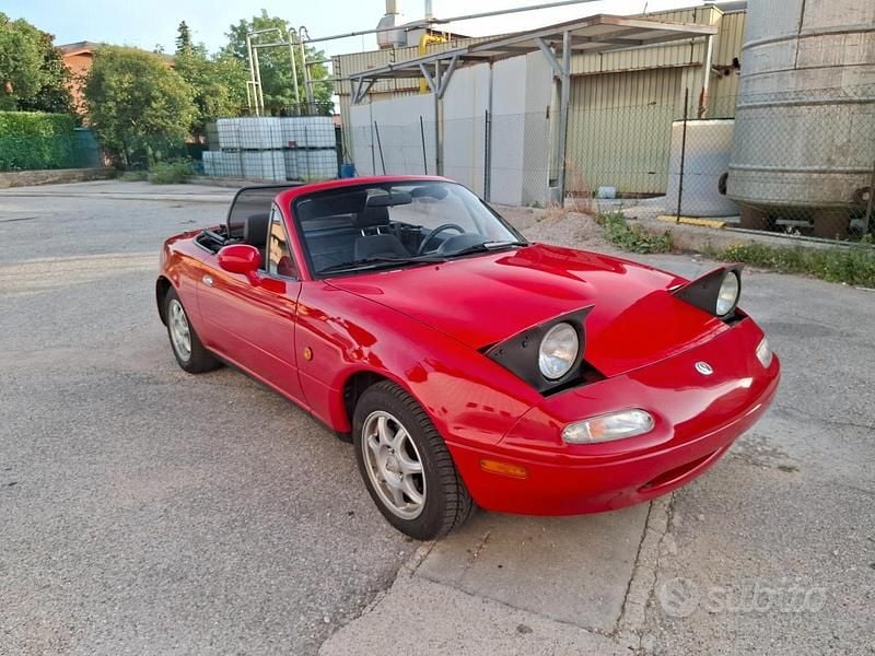 Usata Mazda MX5 131 CV (96 kW) 1994 Rosso Cabrio