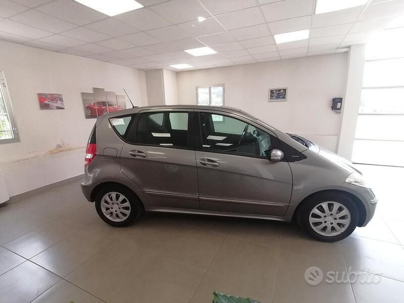 Usata Mercedes A180 Elegance 109 CV (80 kW) 2008 Grigio Berlina