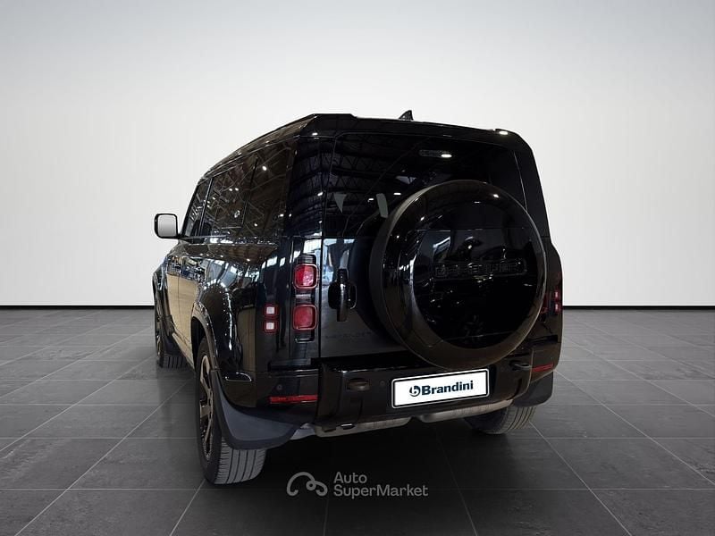 Usata Land Rover Defender SE Dynamic 200 CV (147 kW) 2023 Nero SUV