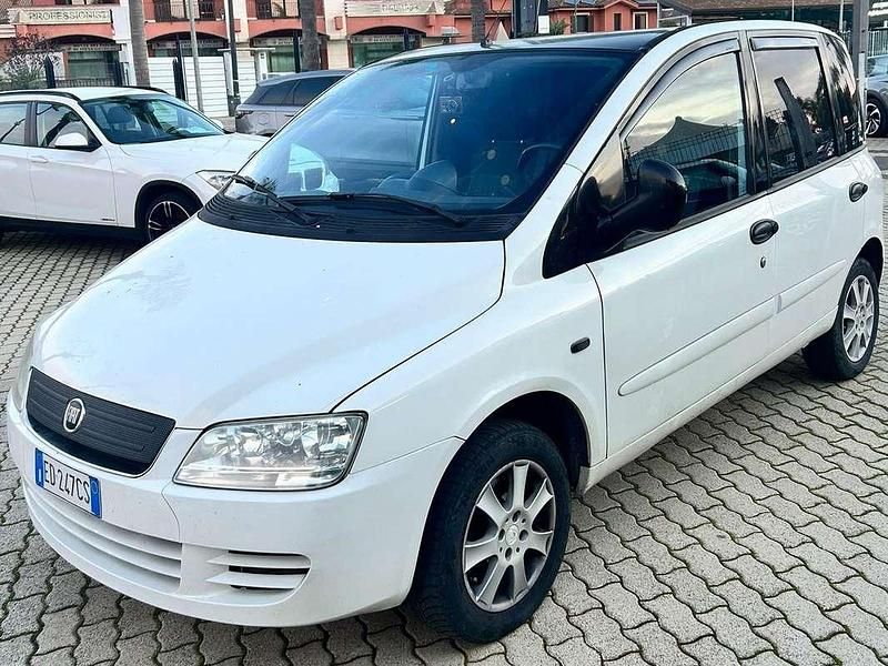Usata Fiat Multipla Dynamic 92 CV (67 kW) 2010 Bianco Monovolume