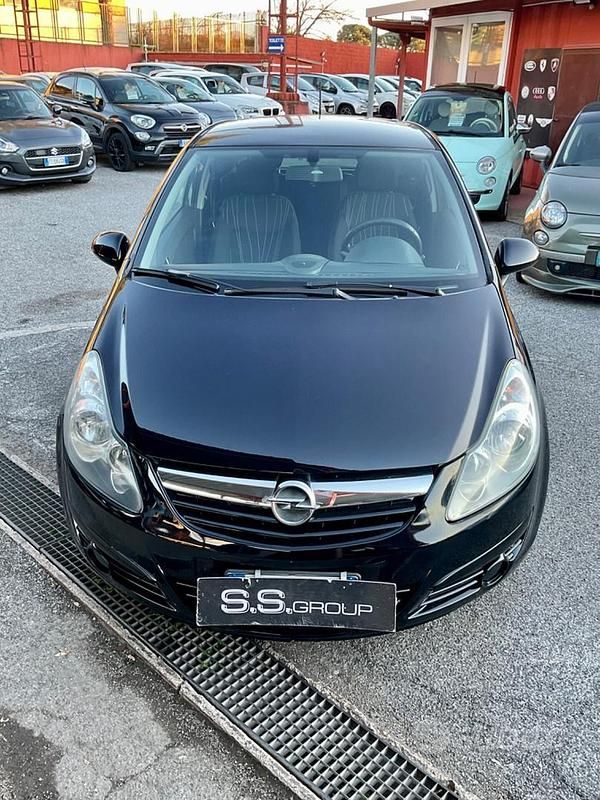 Usata Opel Corsa Club 65 CV (47 kW) 2011 Nero Berlina