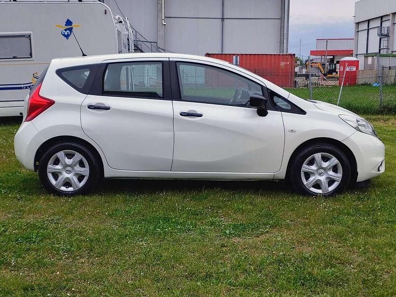 Usata Nissan Note Tekna 90 CV (66 kW) 2014 Bianco Utilitaria
