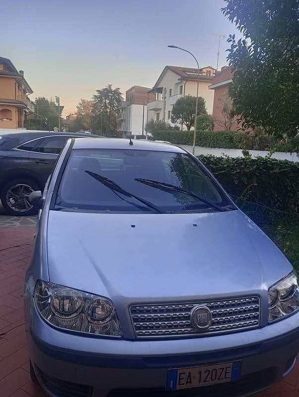 Usata Fiat Punto Classica 60 CV (44 kW) 2010 Blu/azzurro Berlina