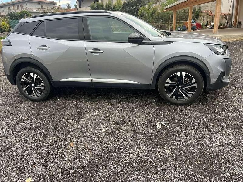 Usata Peugeot 2008 GT 131 CV (96 kW) 2023 Grigio SUV
